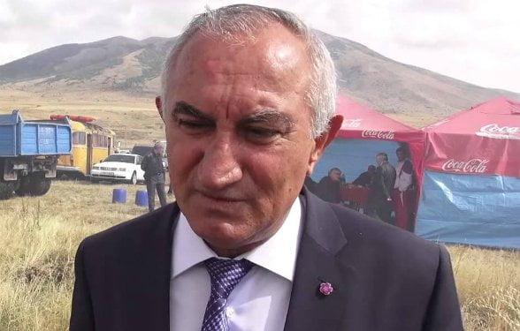 Արագածոտնի նախկին մարզպետ հայտնել է, որ ՀՀԿ-ն վերջին լքողն ինքն ու եղբայրն են լինելու