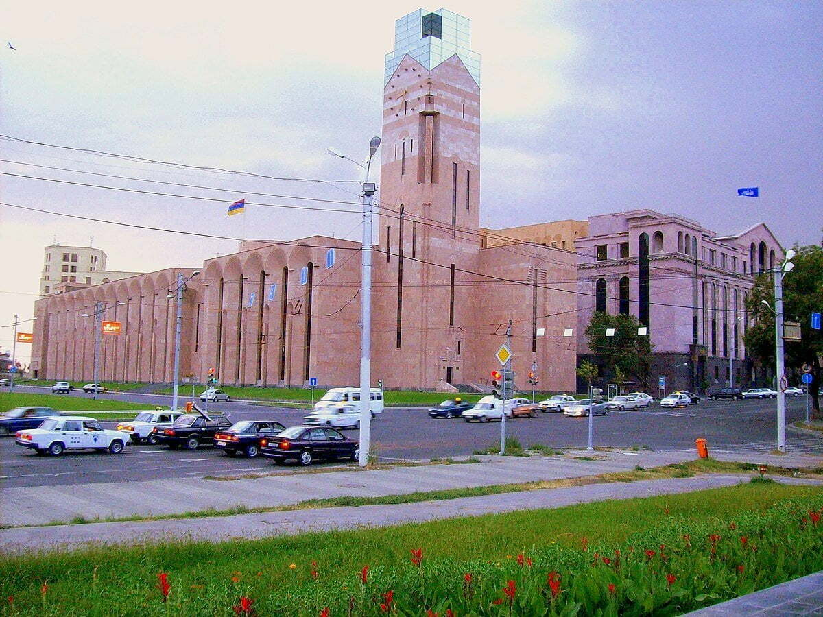 Երևանում կտեղադրվի «Քայլող մարդը» քանդակը