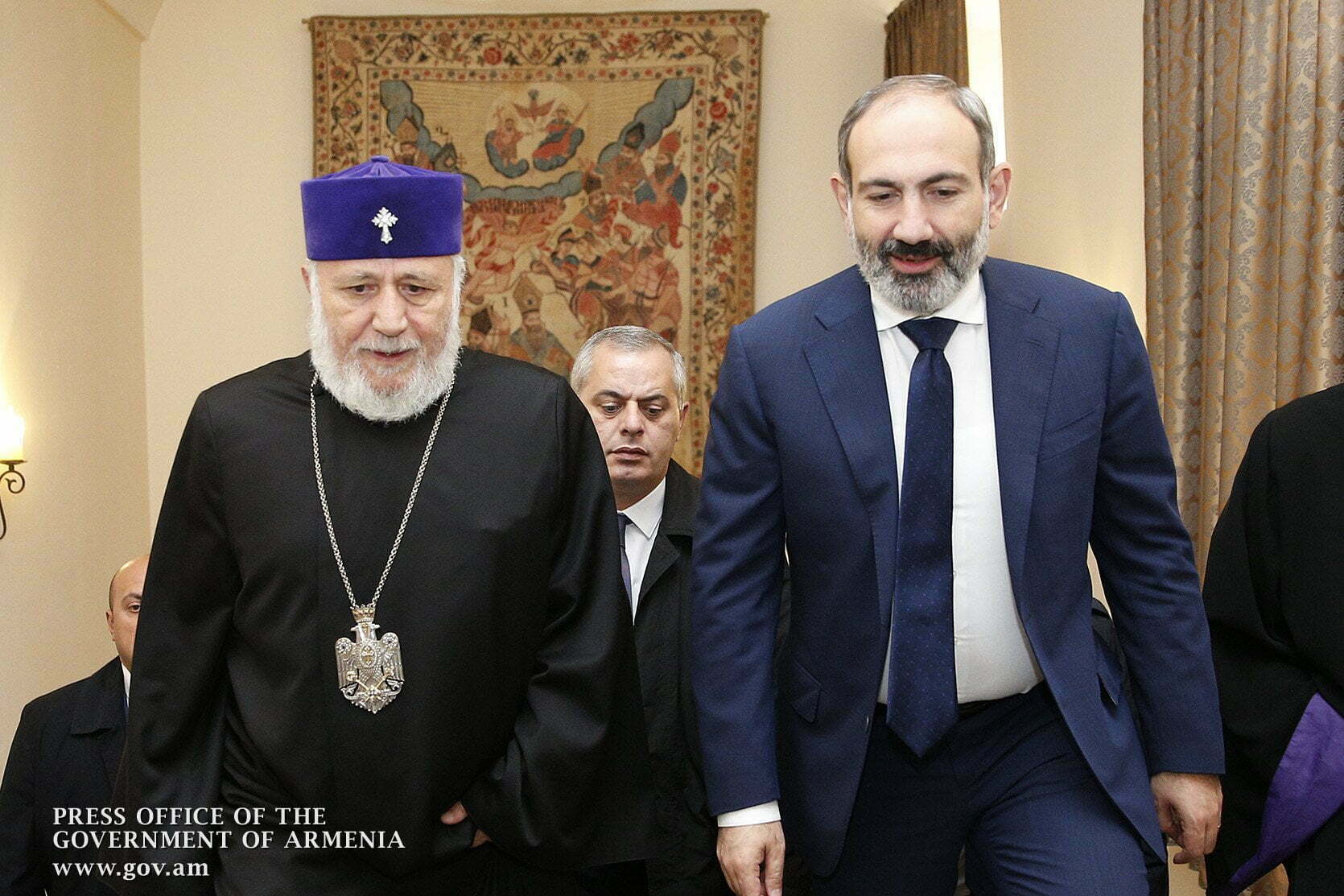Վարչապետը շնորհավորել է Գարեգին Բ-ին