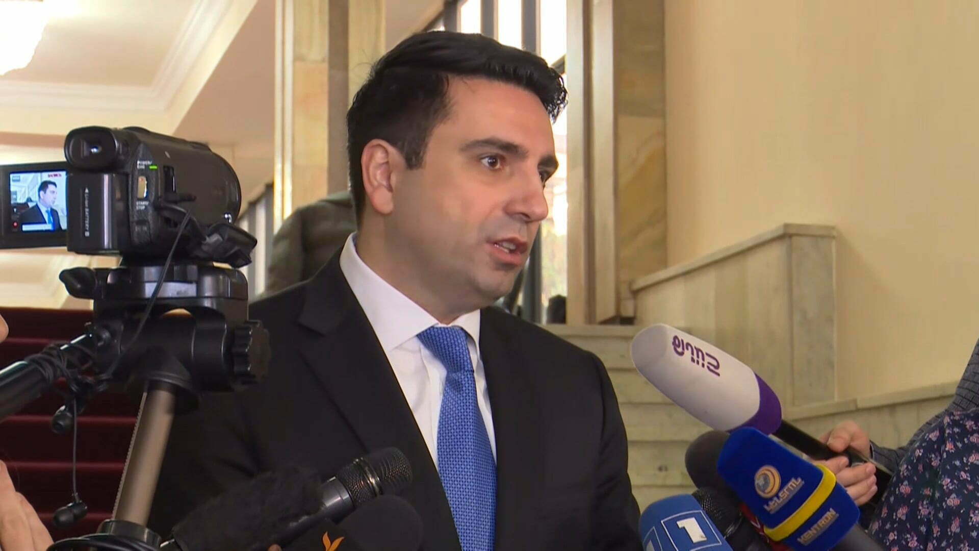 Ալեն Սիմոնյանը՝ Արթուր Վանեցյան-Մարիամ Փաշինյան հեռակա բանավեճի մասին