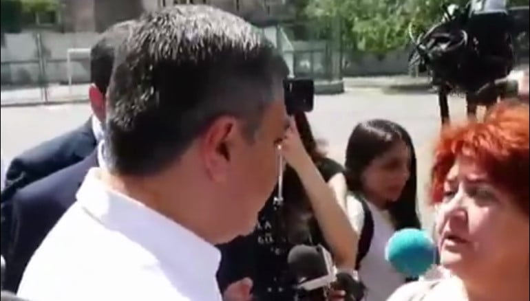 Վանեցյանը քվեարկեց՝ առանց հերթ կանգնելու