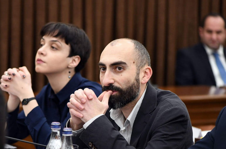 Ավագանու 4 անդամ դադարեցնում է լիազորությունները, ևս 1-ը՝ դուրս է գալիս «Իմ քայլից»