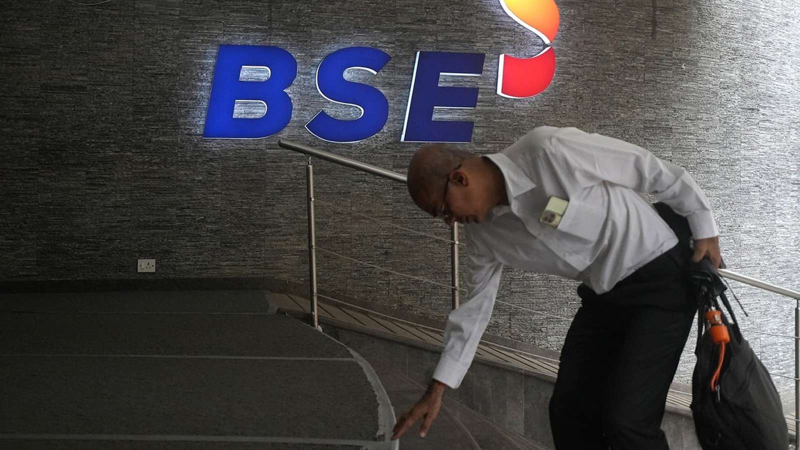 BSE Sensex-ը նվազել է 1600 կետով՝ Հորմուզի նեղուցում ծովային շրջափակման սպառնալիքի ֆոնին