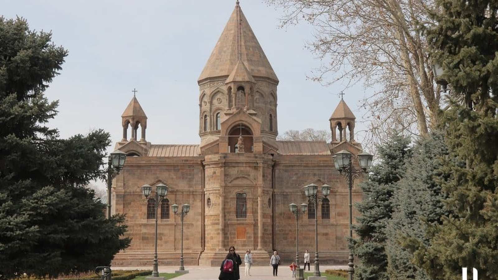 Հայոց Եկեղեցու կանոնադրության շուրջ վիճահարույց պնդումները