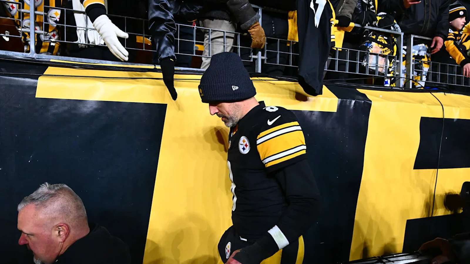 Aaron Rodgers in Steelers helmet