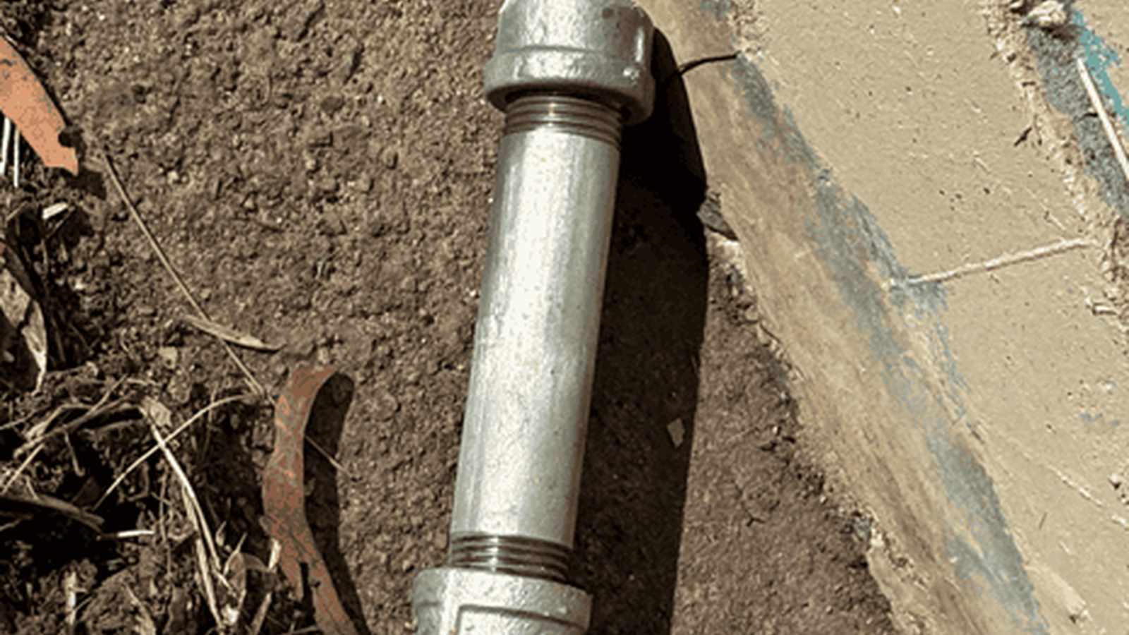 Silver pipe bombs found in park