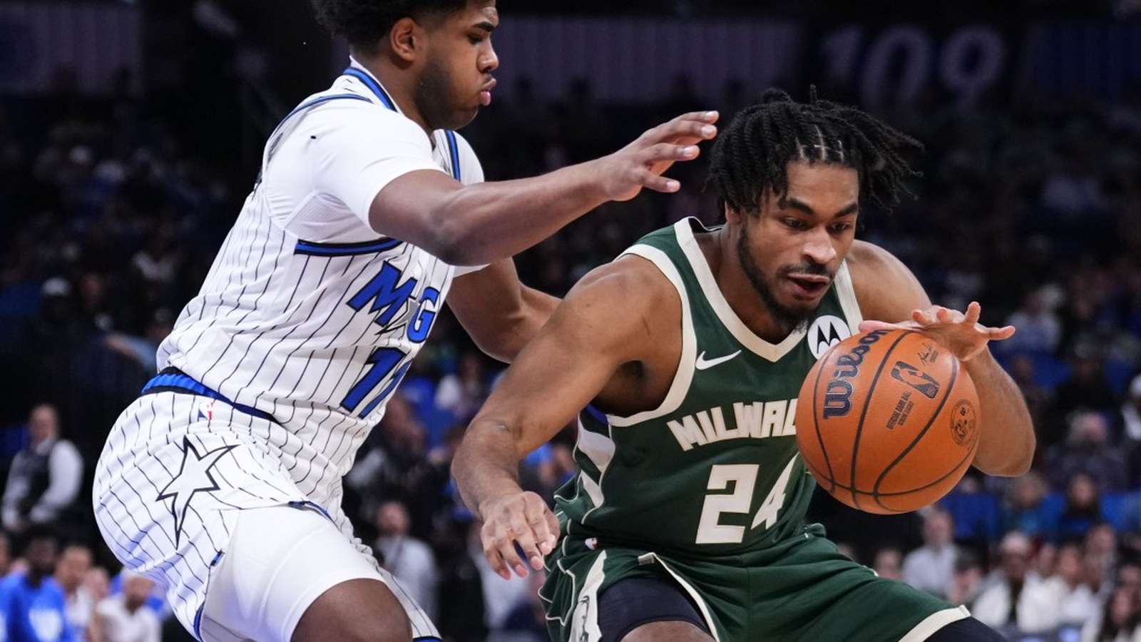 Cam Thomas playing basketball