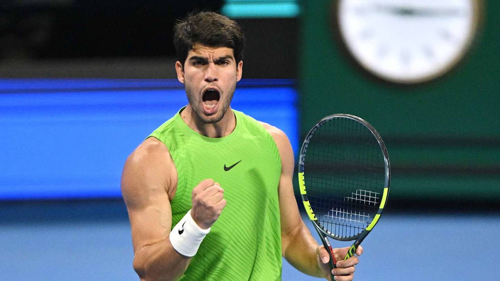 Carlos Alcaraz on tennis court
