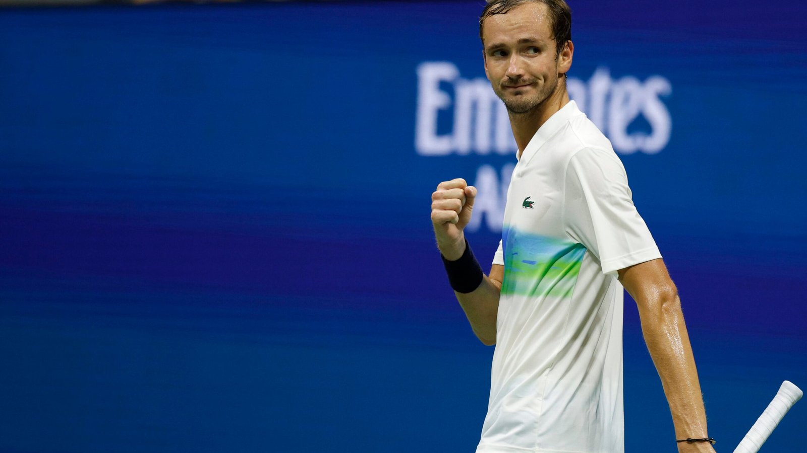 Daniil Medvedev playing tennis