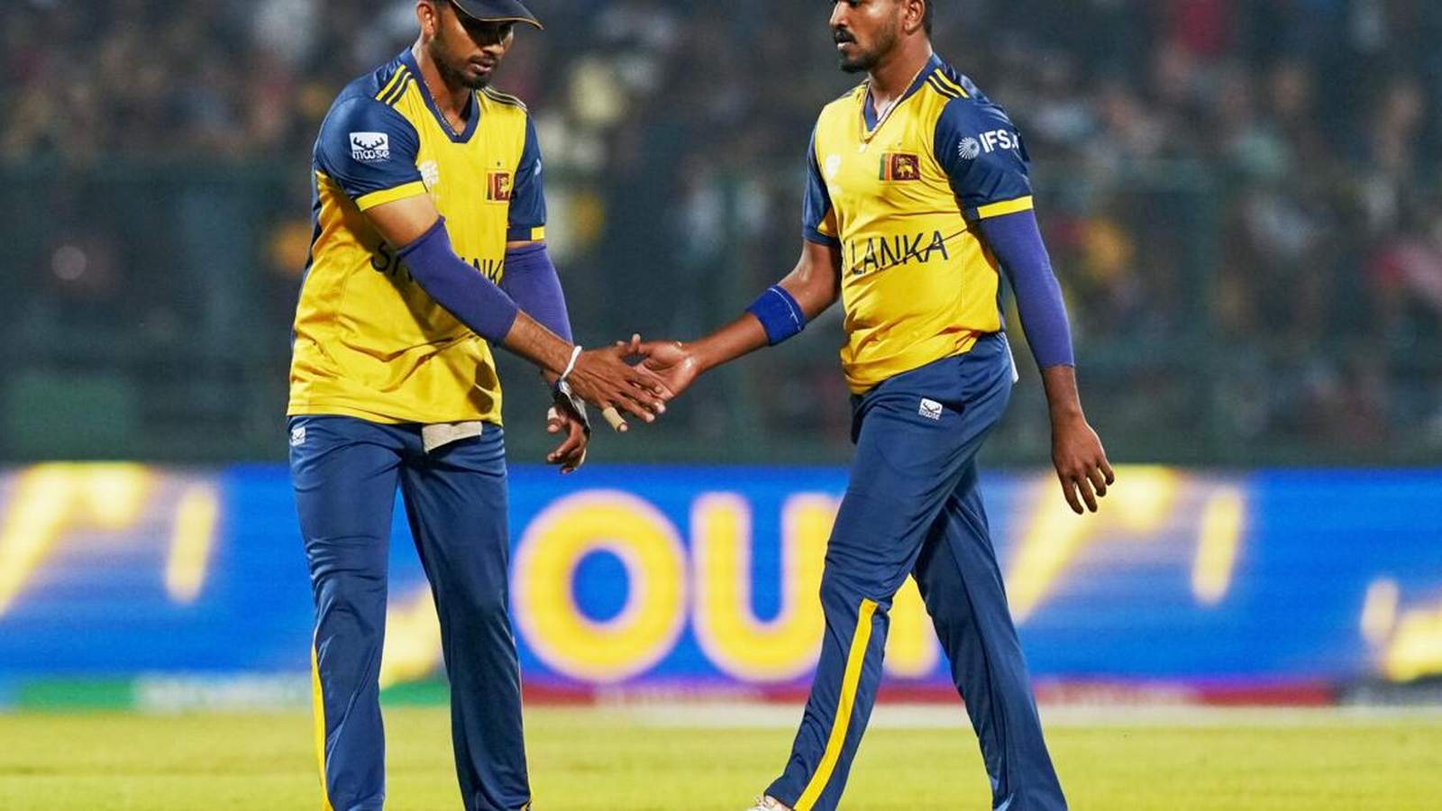 Dasun Shanaka playing cricket shot