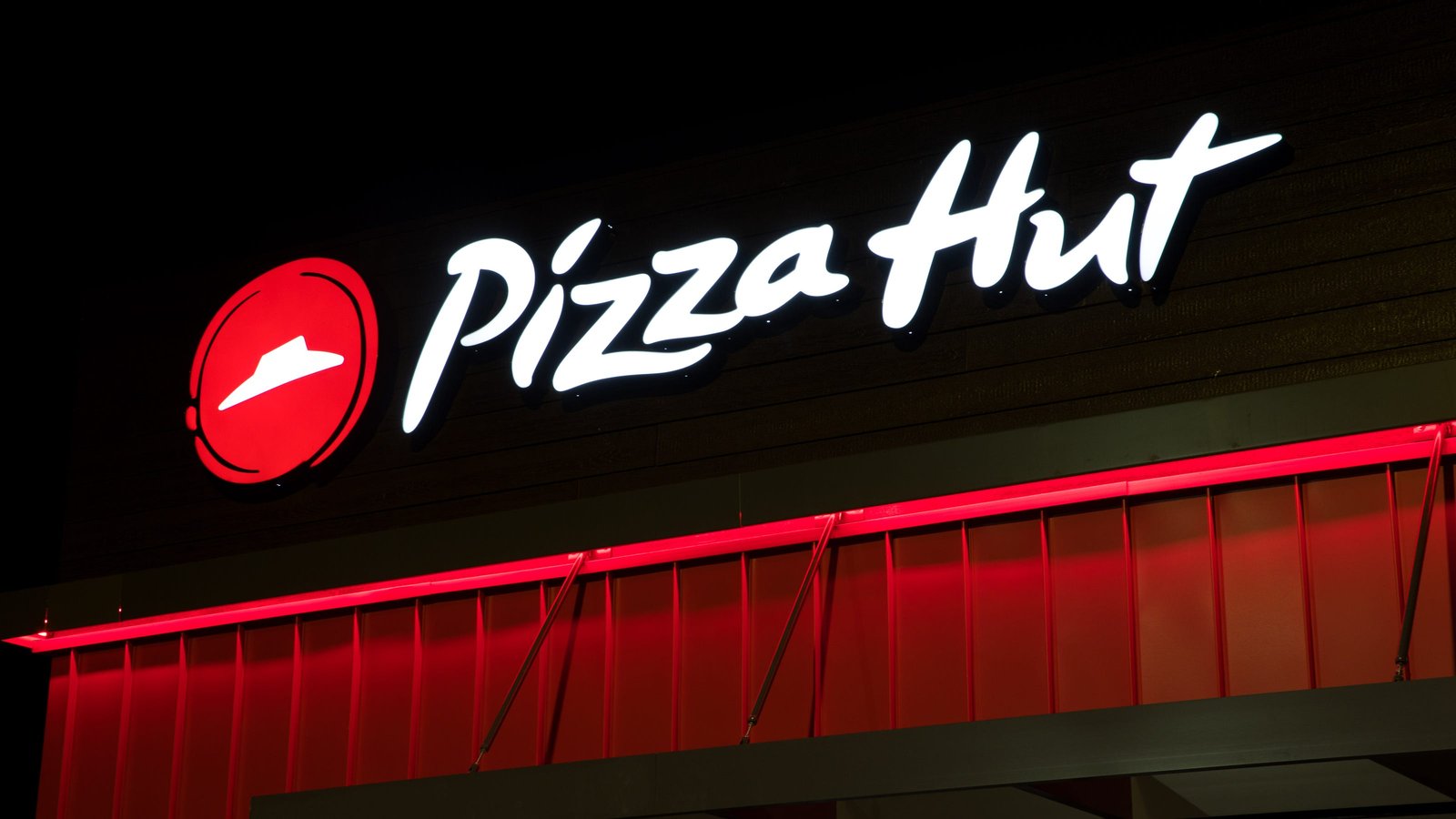 Pizza Hut building with red roof