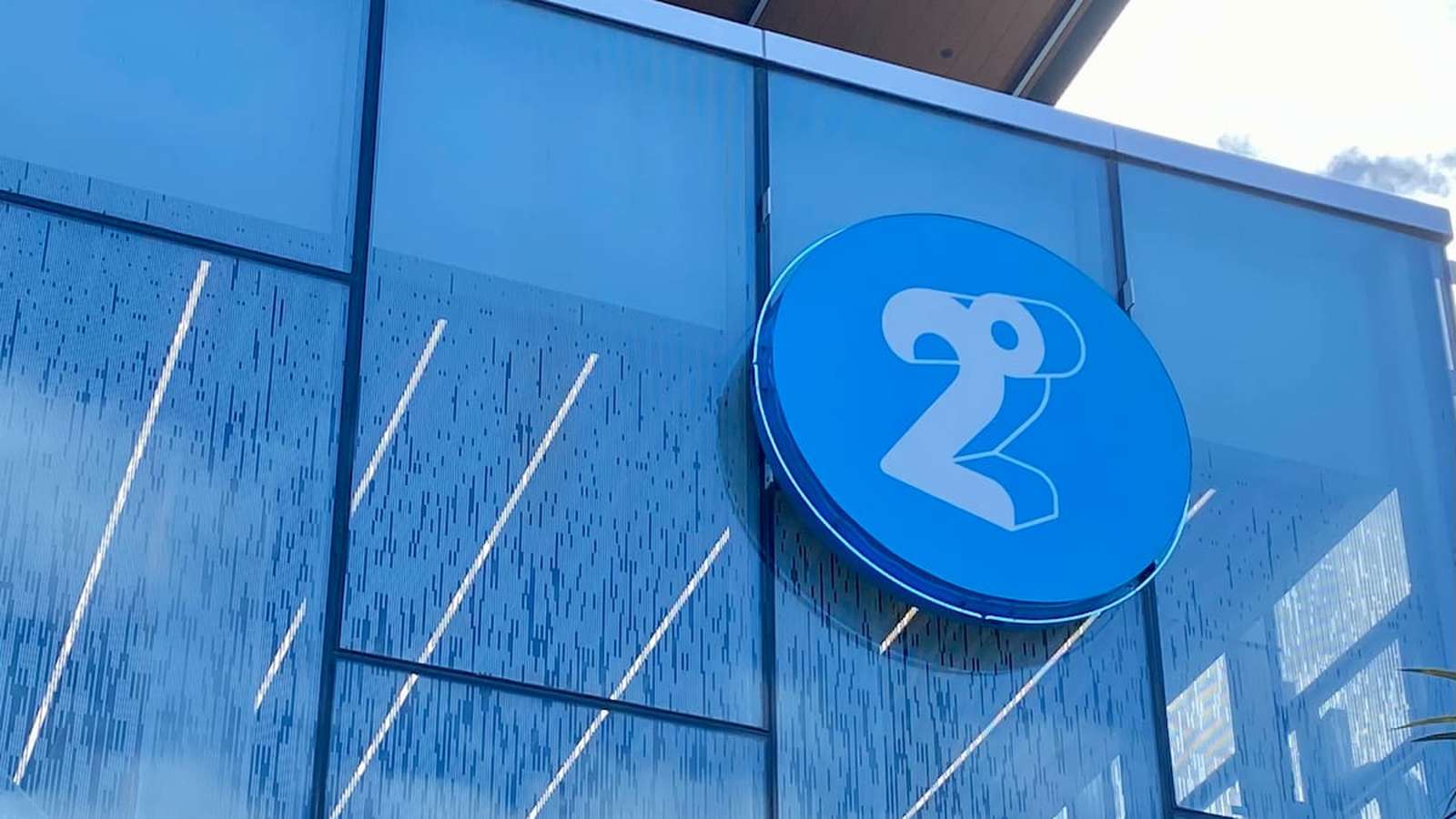 2degrees branding and mobile equipment