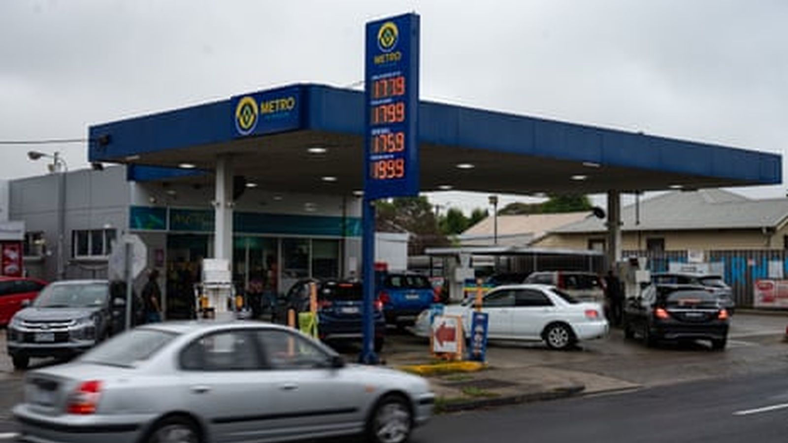 Fuel bowser at service station