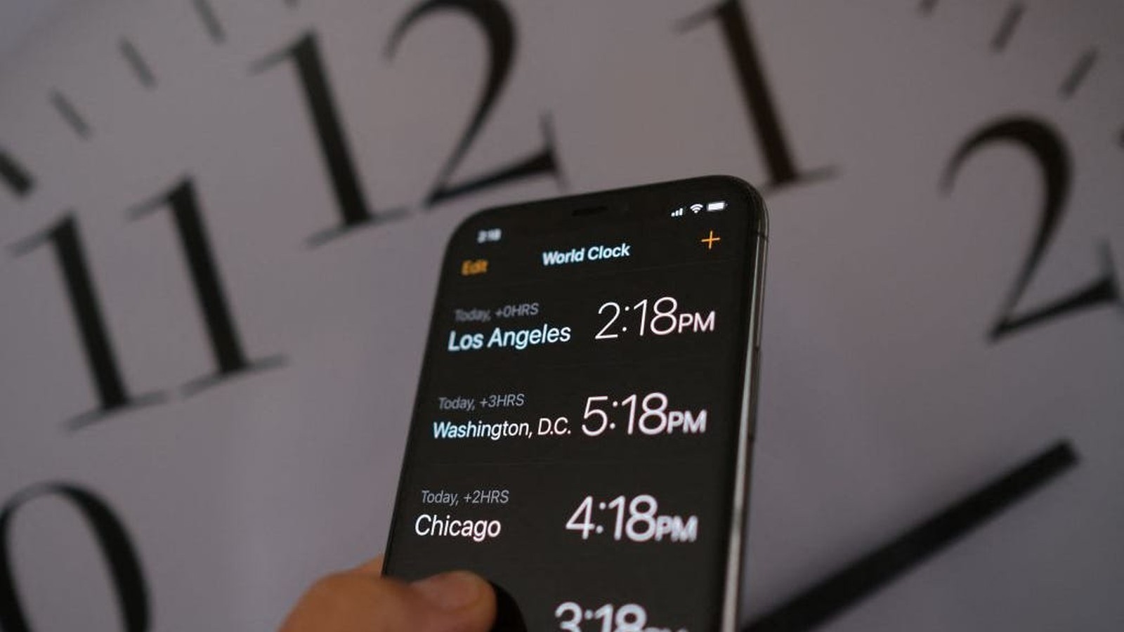 Analog clock with hands moving forward