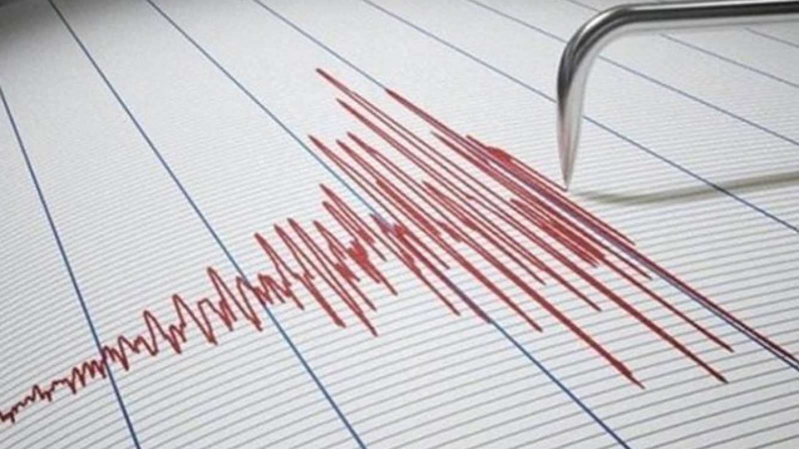 House with cracks after earthquake
