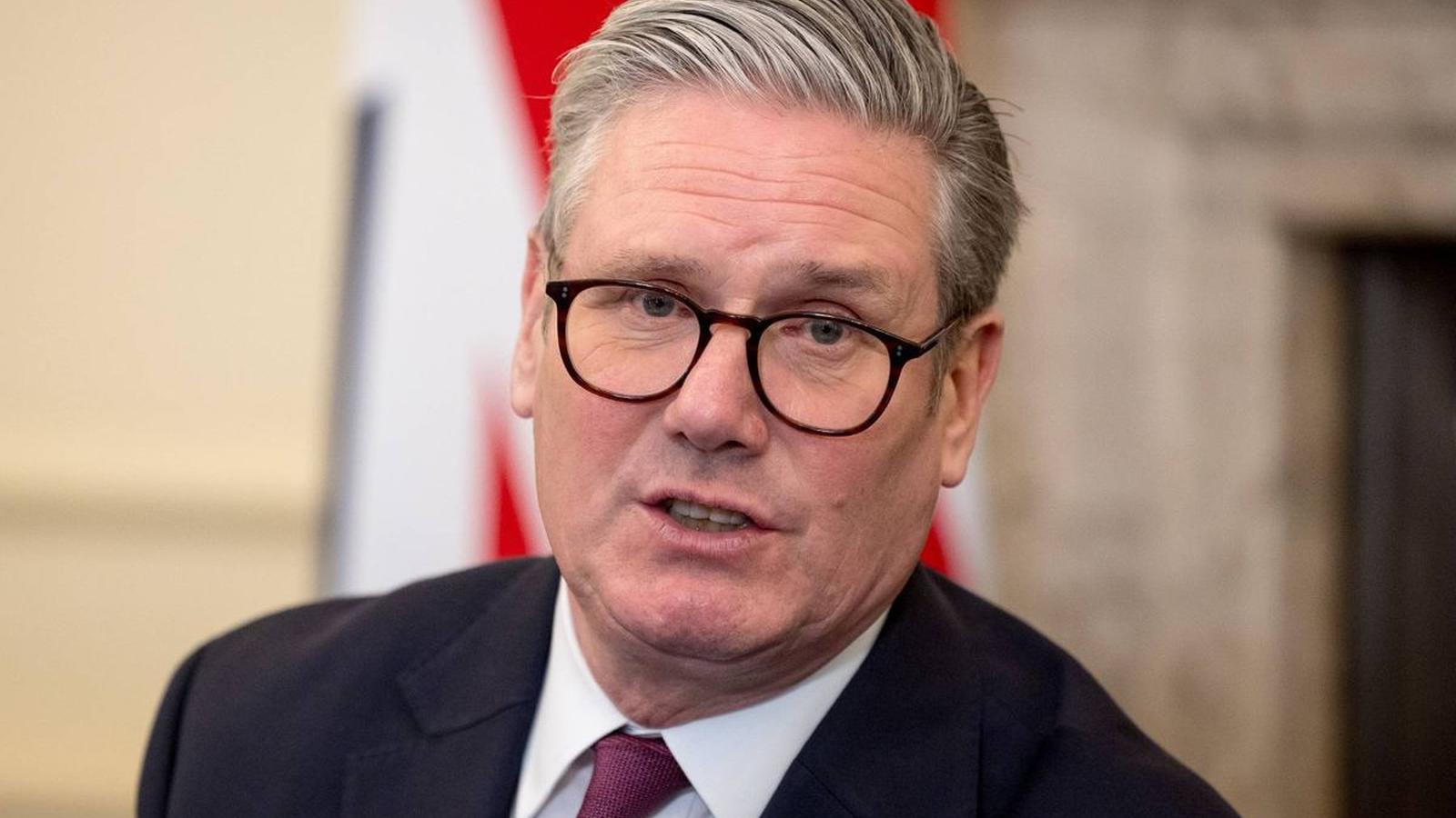 Keir Starmer walking in Cork