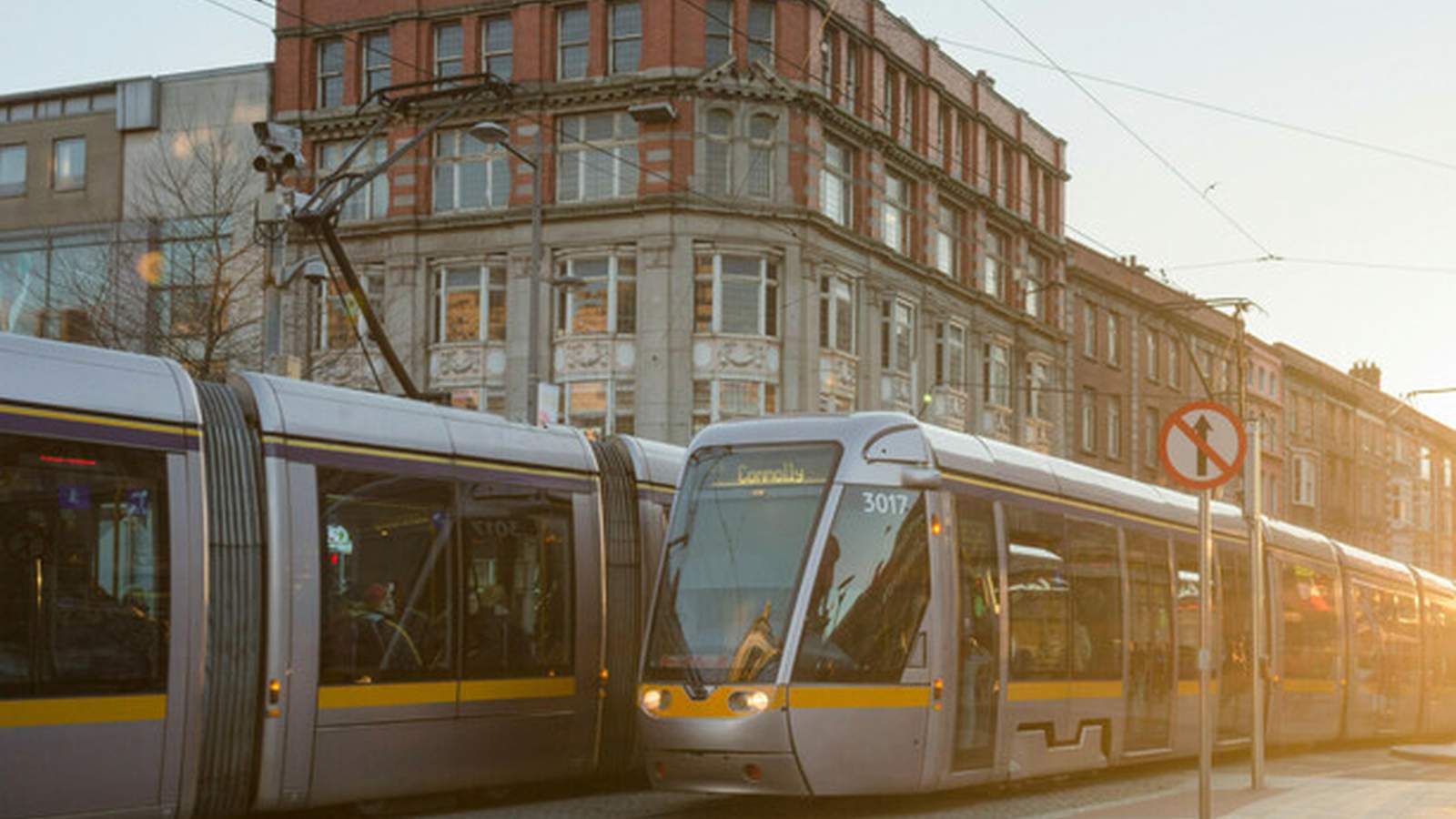 Luas tram at city station