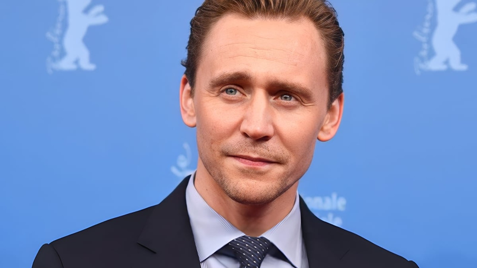 Tom Hiddleston in a football kit