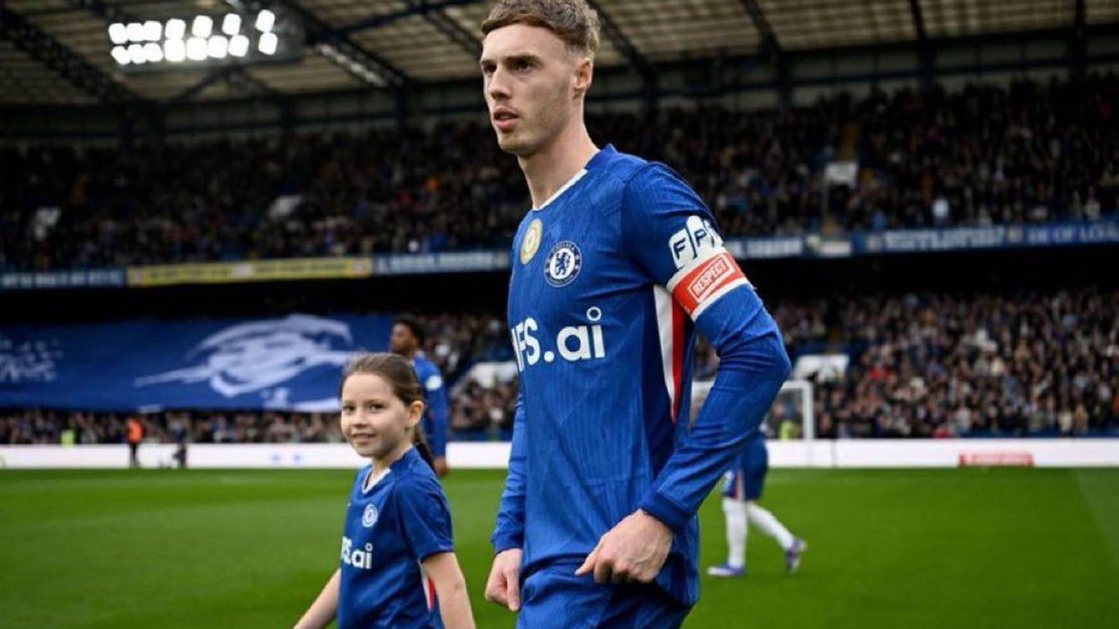 Cole Palmer in Chelsea kit