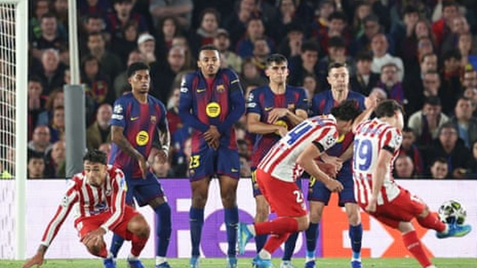 Julian Alvarez celebrating goal against Barcelona