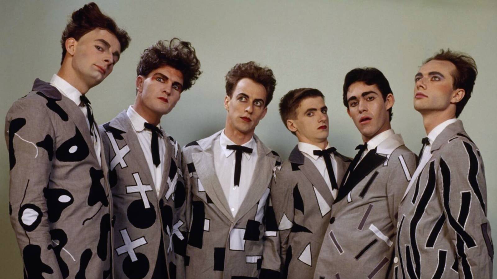 Split Enz-ը վերահաստատում է իր երաժշտական ժառանգությունը «Forever Enz» շրջագայությամբ