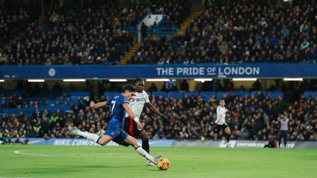 Chelsea Stunned by Fulham as Premier League Race Tightens