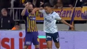 Controversy Erupts in Eyüpspor-Fenerbahçe Clash: Caner Erkin at the Center of Refereeing Storm (VIDEO)