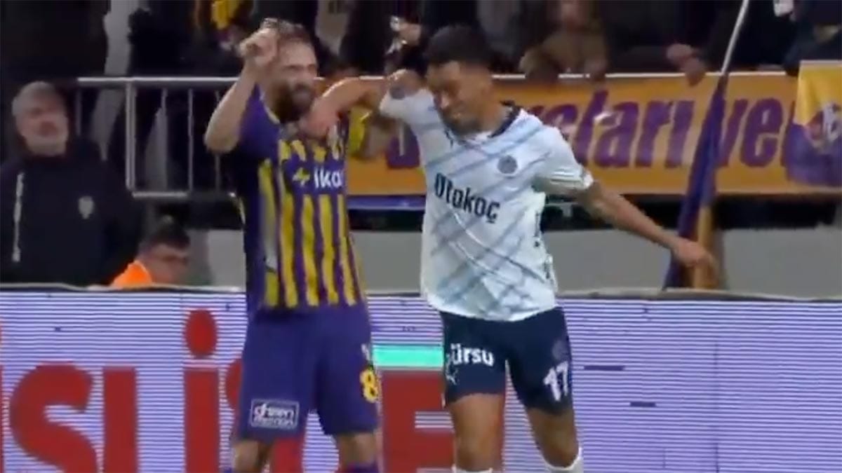 Controversy Erupts in Eyüpspor-Fenerbahçe Clash: Caner Erkin at the Center of Refereeing Storm (VIDEO)