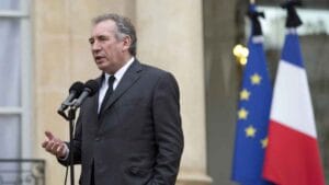 French PM Bayrou Faces Political Crisis Ahead of Confidence Vote