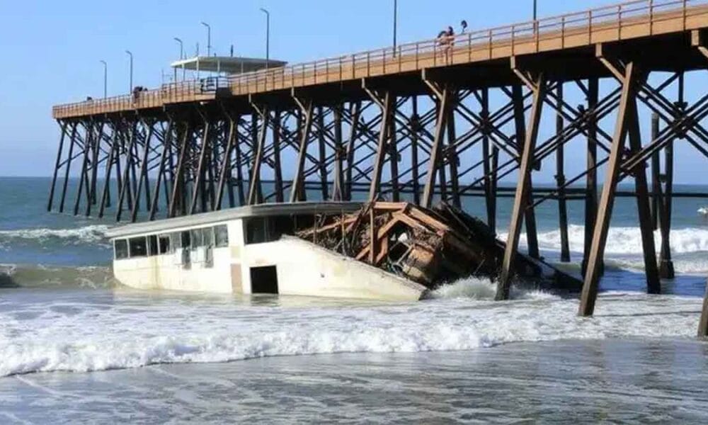 Santa Cruz Wharf Collapses