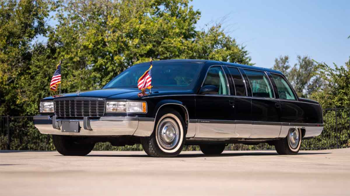 Bill Clinton’s 1996 Presidential Limousine to Be Auctioned Today