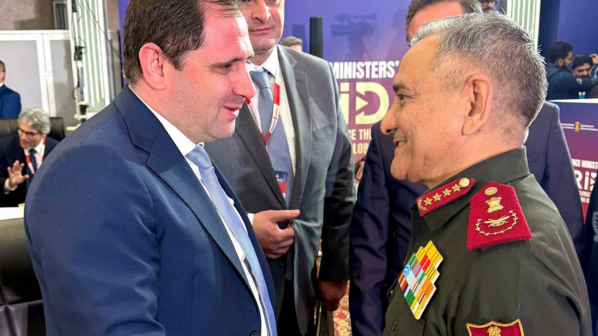 Armenian Minister Meets India’s Chief of Defense Staff at the Defense Ministers’ Conclave