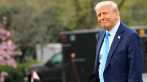 Dow Futures Surge as Trump Backs Fed Chair Powell Amid Criticism