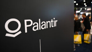 Palantir Stock Faces Tumultuous Week Amid Market Volatility