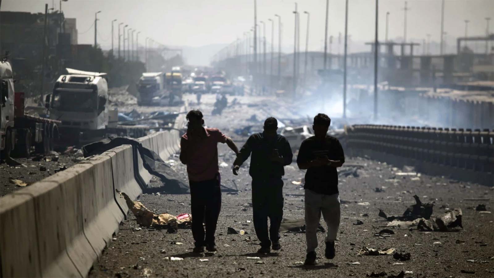 Explosion at Iranian Port Linked to Missile Fuel Kills 5, Injures Over 700