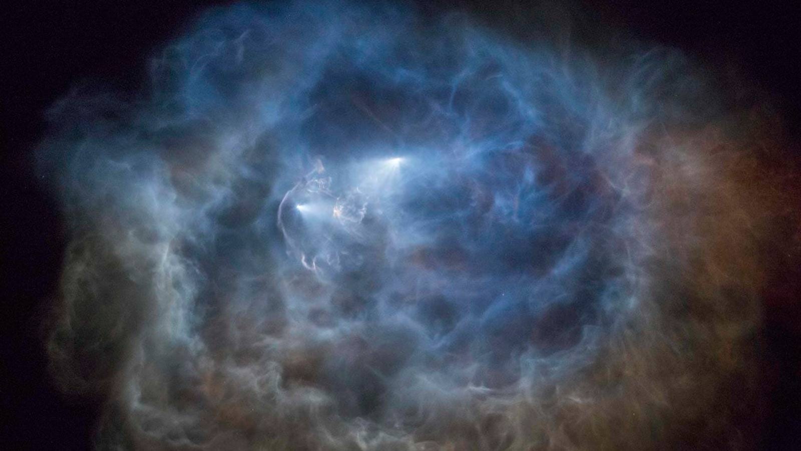 SpaceX Launch Creates Stunning ‘Nebula’ Effect During CRS-32 Mission