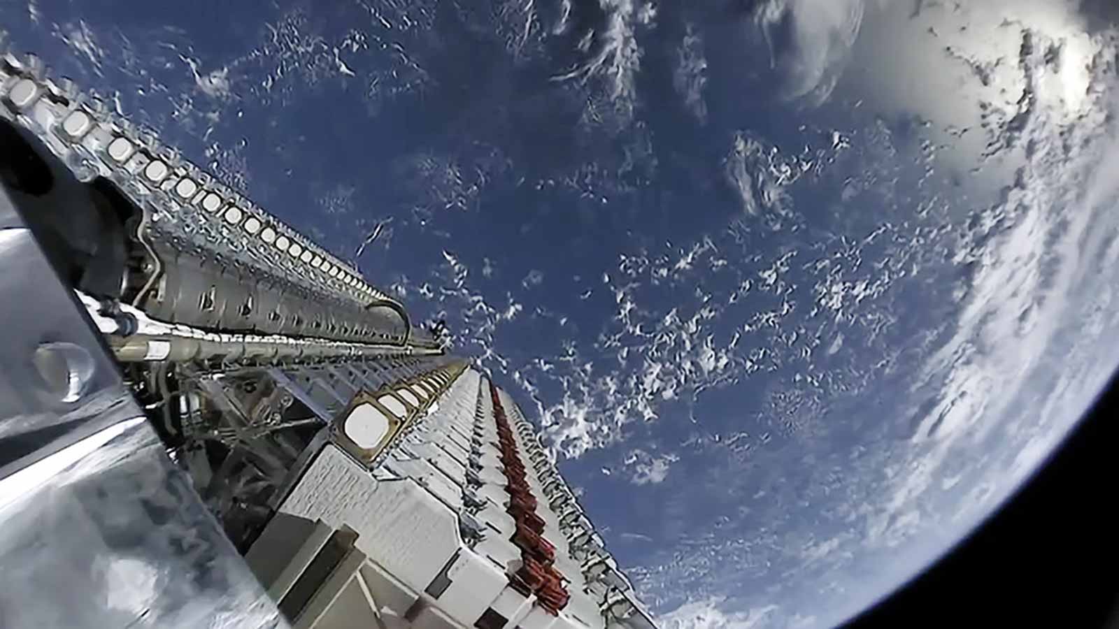 SpaceX Launches 28 Starlink Satellites to Orbit from Florida