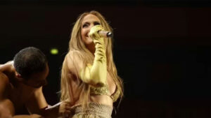 Jennifer Lopez Turns Wardrobe Malfunction Into a Moment of Charm During Warsaw Concert