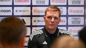 Eddie Howe Faces Alexander Isak Transfer Saga Amid Uncertainty