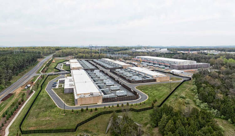 Oracle Climbs After Expanding Stargate Project with OpenAI