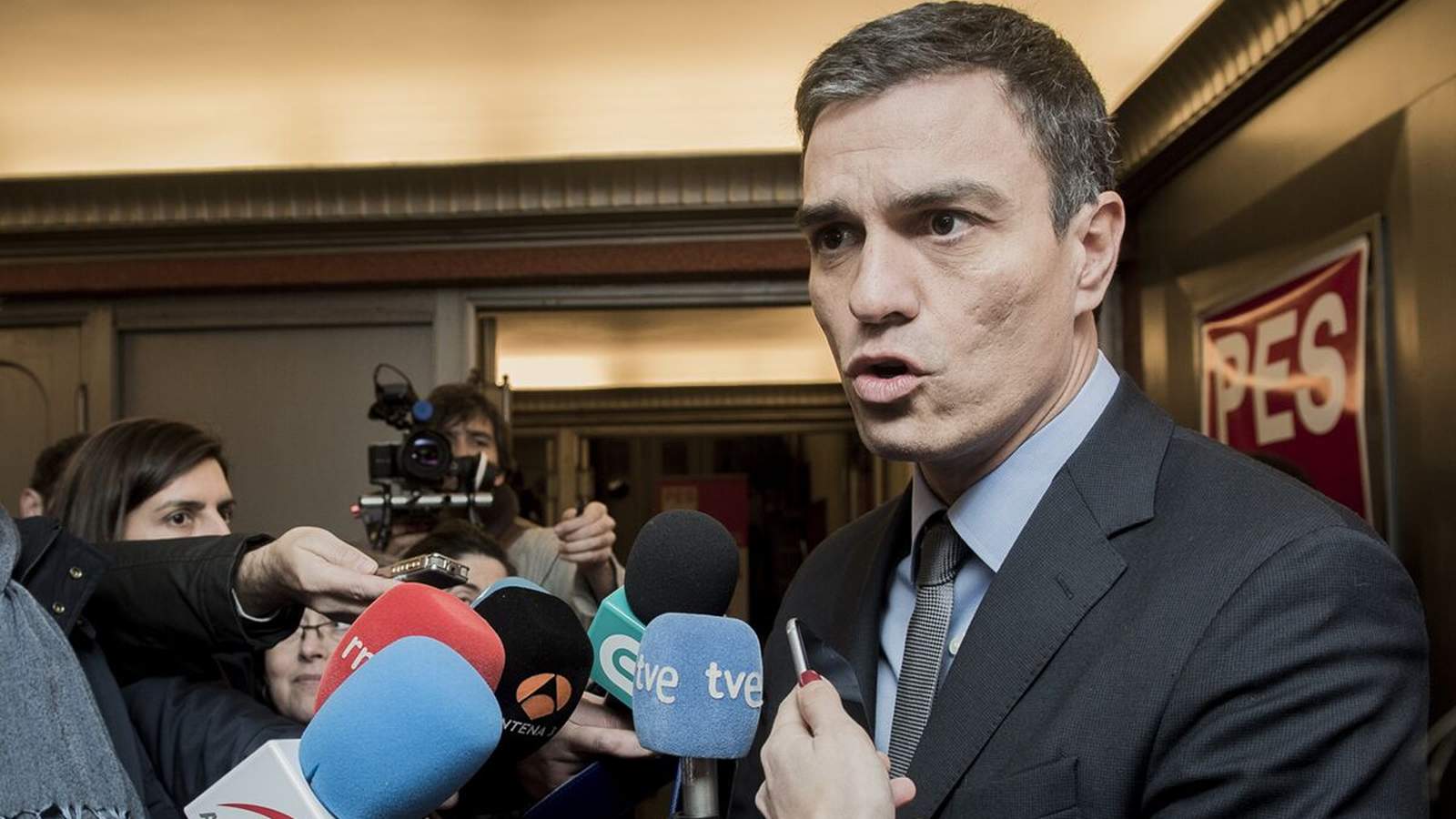 The Spanish Socialist Party (PSOE) is grappling with a new scandal as deputy Francisco Salazar faces allegations of sexual harassment. This comes amid ongoing corruption scandals that have shaken Pedro Sánchez's government.