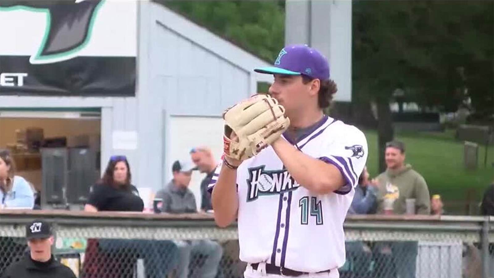 La Crosse Loggers Fall to Rochester Honkers in Thrilling Extra Innings Game