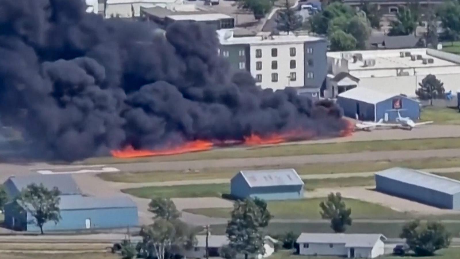 A small plane carrying four people crash-landed at Kalispell City Airport in Montana, striking parked aircraft and igniting fires. Miraculously, all passengers survived with only minor injuries.