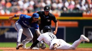 Royals Edge Tigers in High-Scoring Thriller