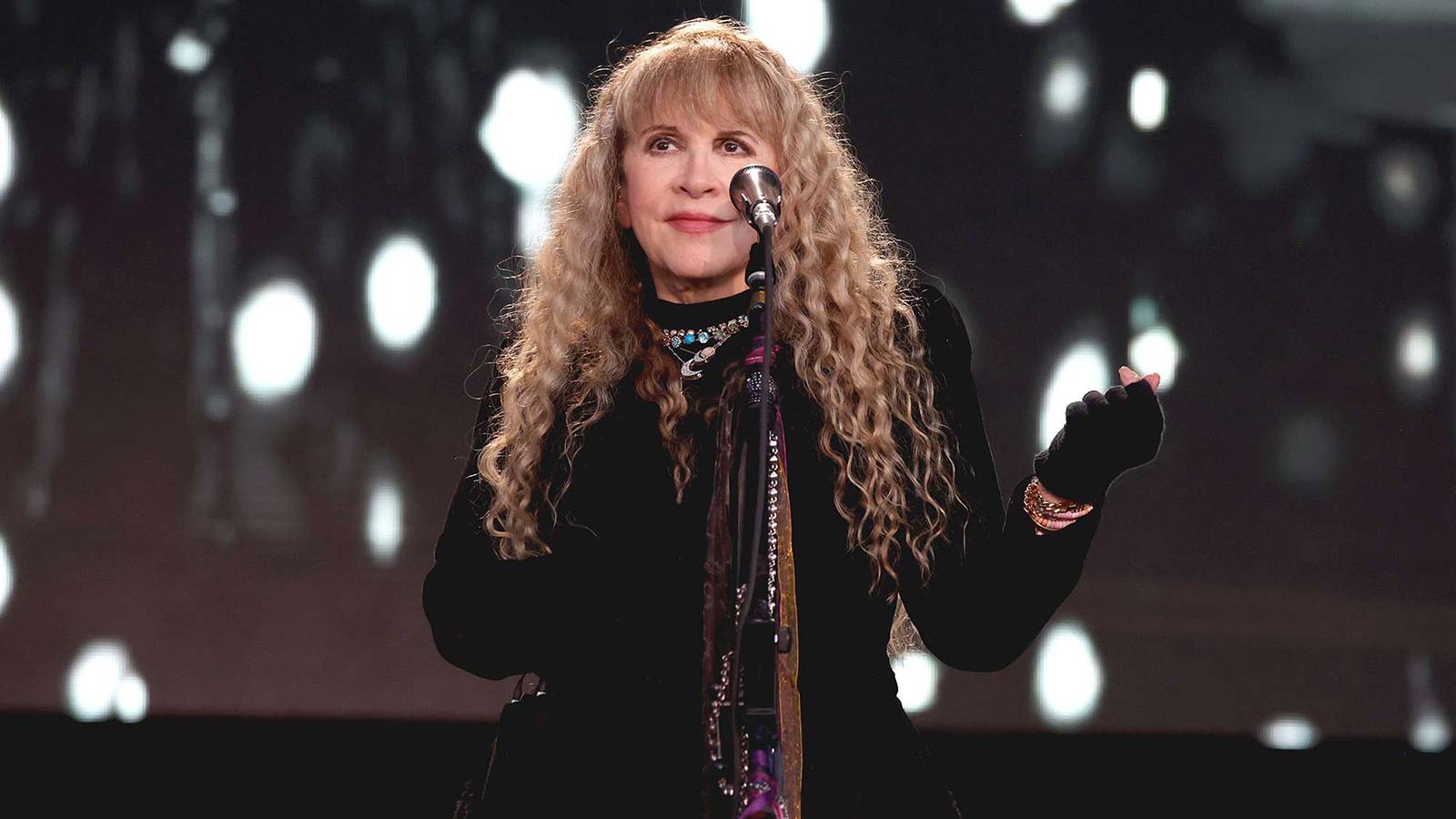 Stevie Nicks: The Enduring Magic of Rock’s Enchantress