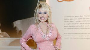 Dolly Parton Delays Las Vegas Residency Amid Health Concerns