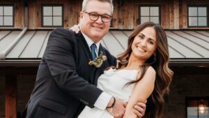 Eric Stonestreet Marries Longtime Love Lindsay Schweitzer