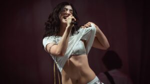 Lorde’s Ultrasound World Tour Ignites with New Album and Historic Setlist