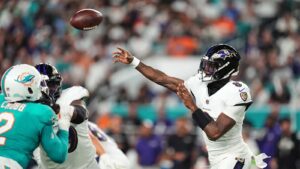Ravens Dominate Dolphins: Lamar Jackson’s Triumphant Return Sparks 28-6 Victory