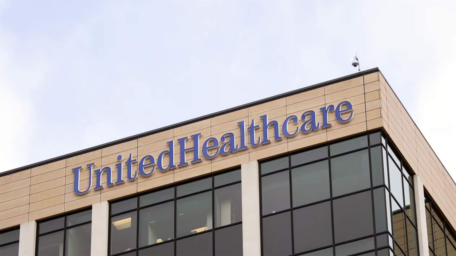 UnitedHealth Shares Plummet as Trump Administration’s Medicare Rate Proposal Shakes Health Sector